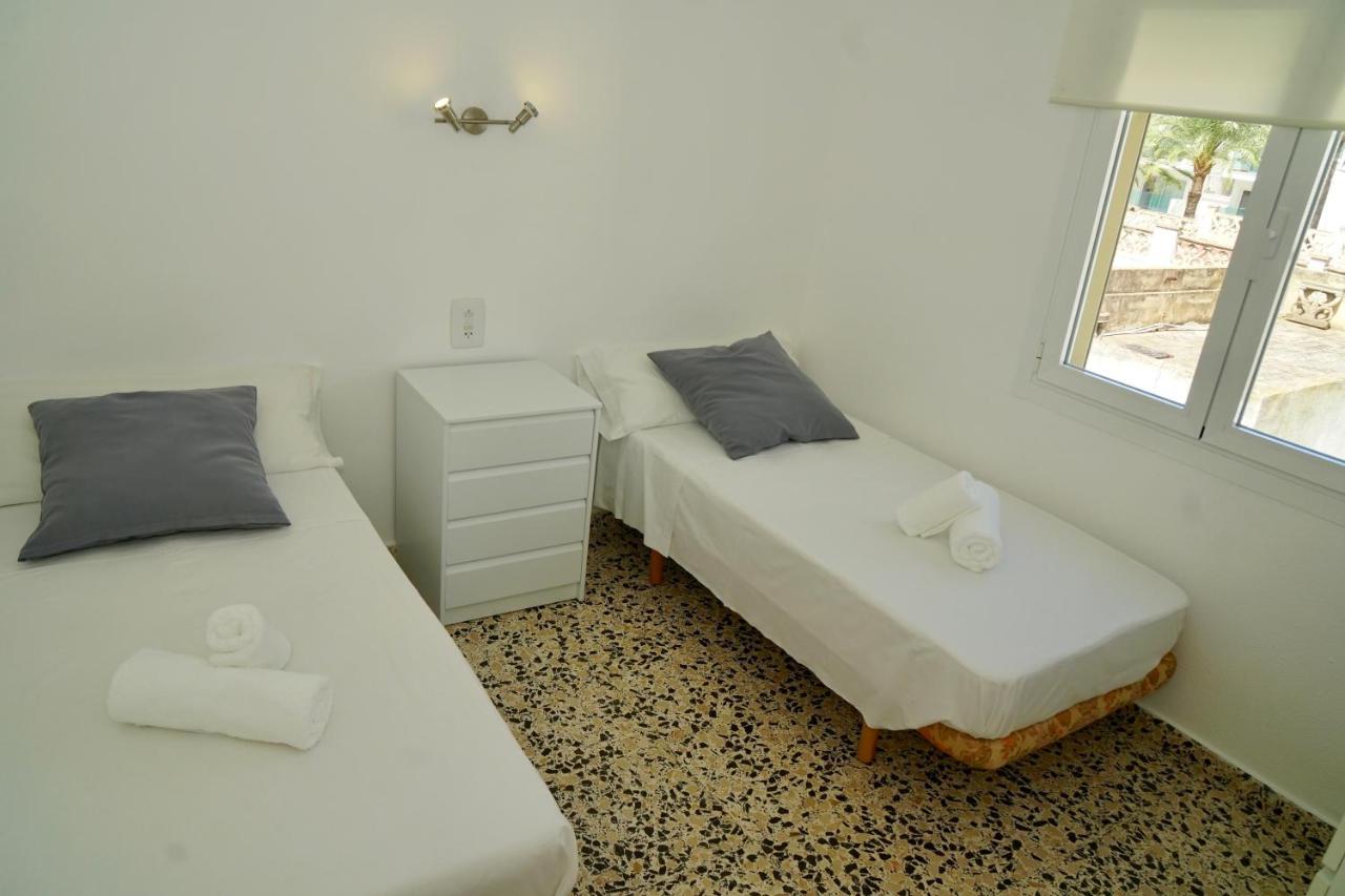 Voramar On Pinewalk Apartment ปอร์ต เด โปเญนซา ภายนอก รูปภาพ